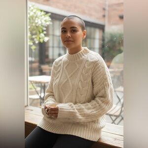 Cozy Cream Cable Knit Sweater EUC LARGE